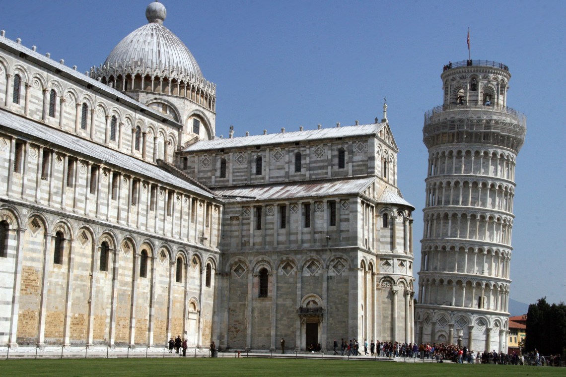 ItalyPisaTowerMar2011-1