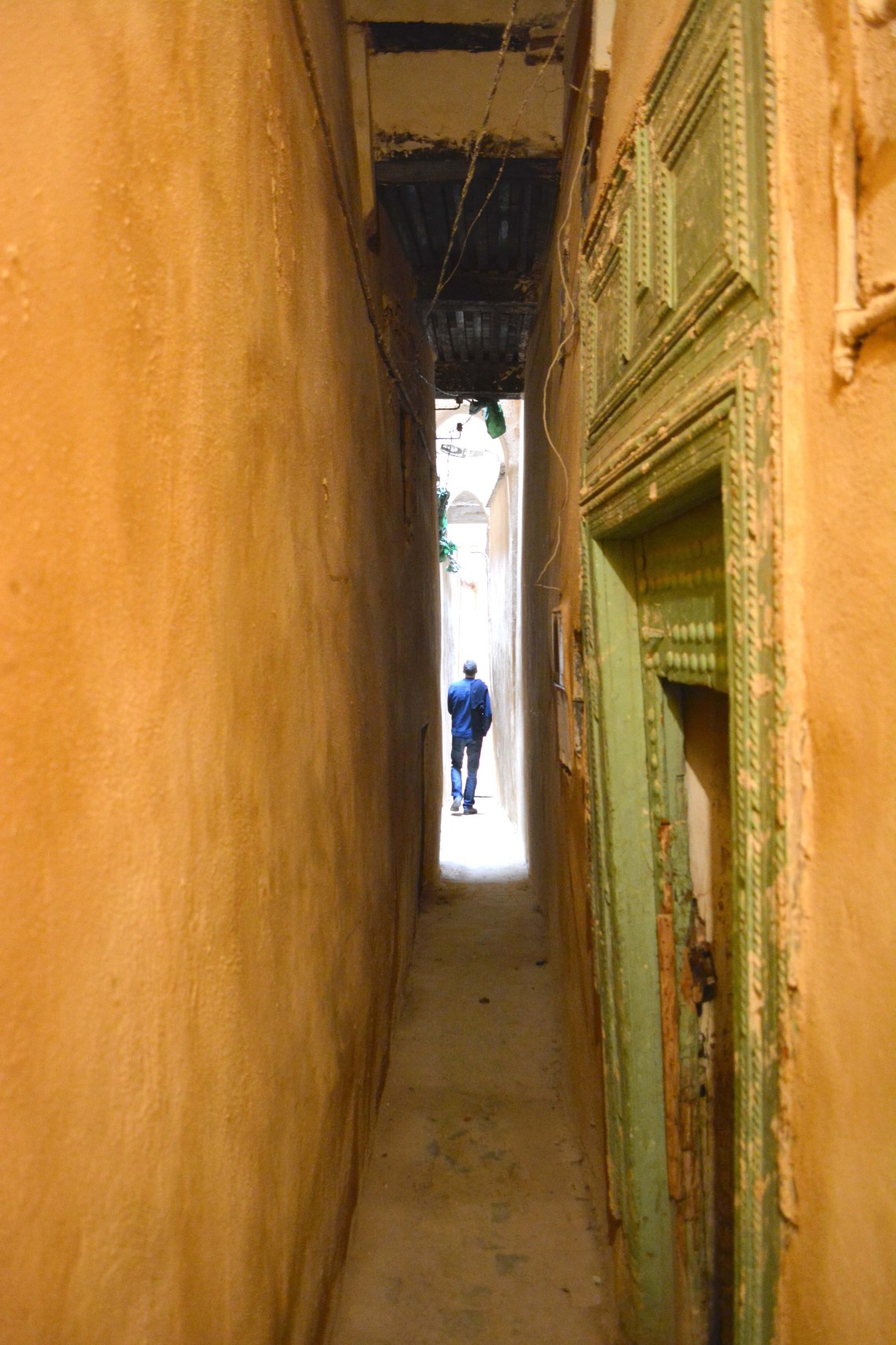 FesMedinaAlleyJan2014-2