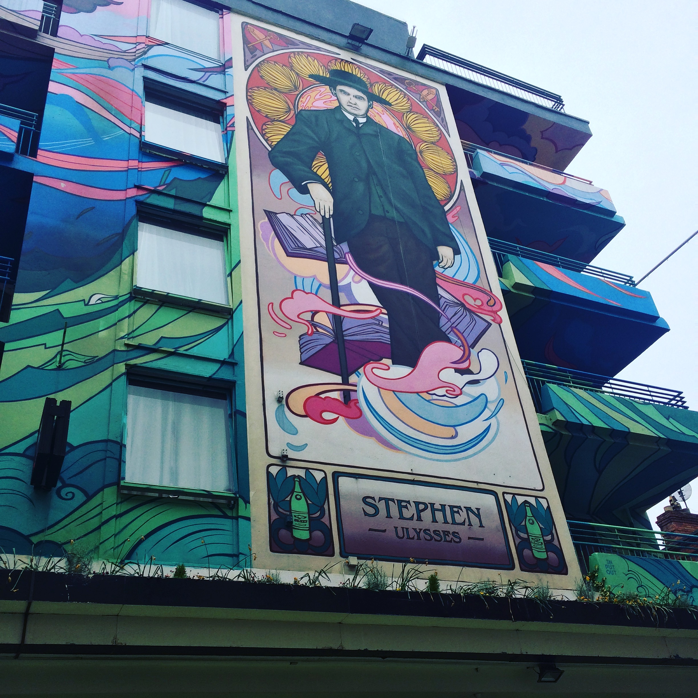 DublinIrelandTempleBarApril2017-1