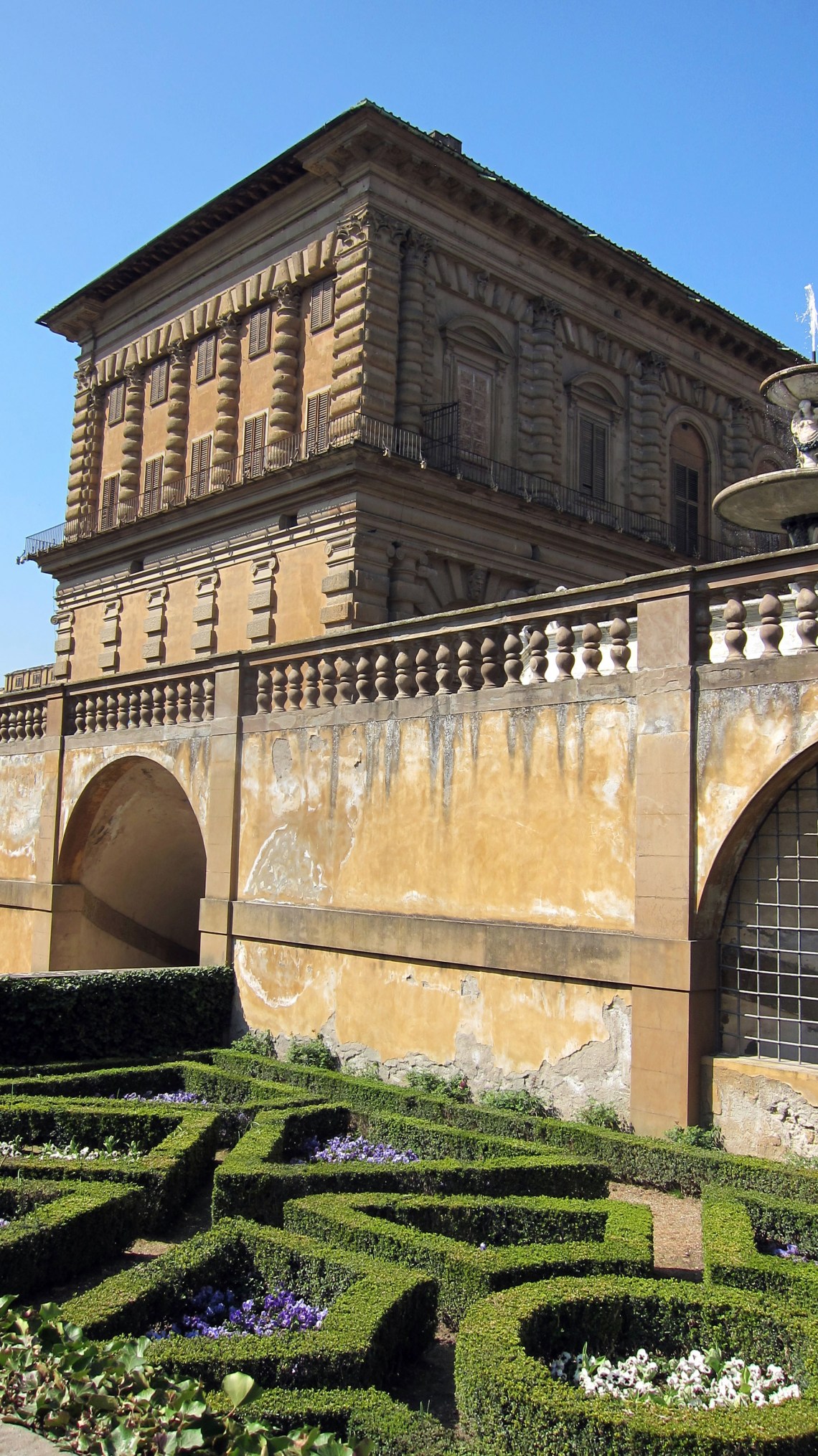 ItalyFlorenceBoboliGardensMarch2011-2